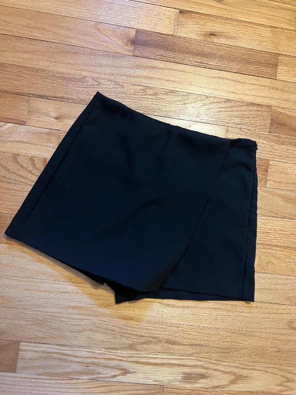 Francescas Simple Black Skort